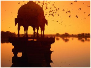 Lake-Feteh-Sager-Udaipur-India